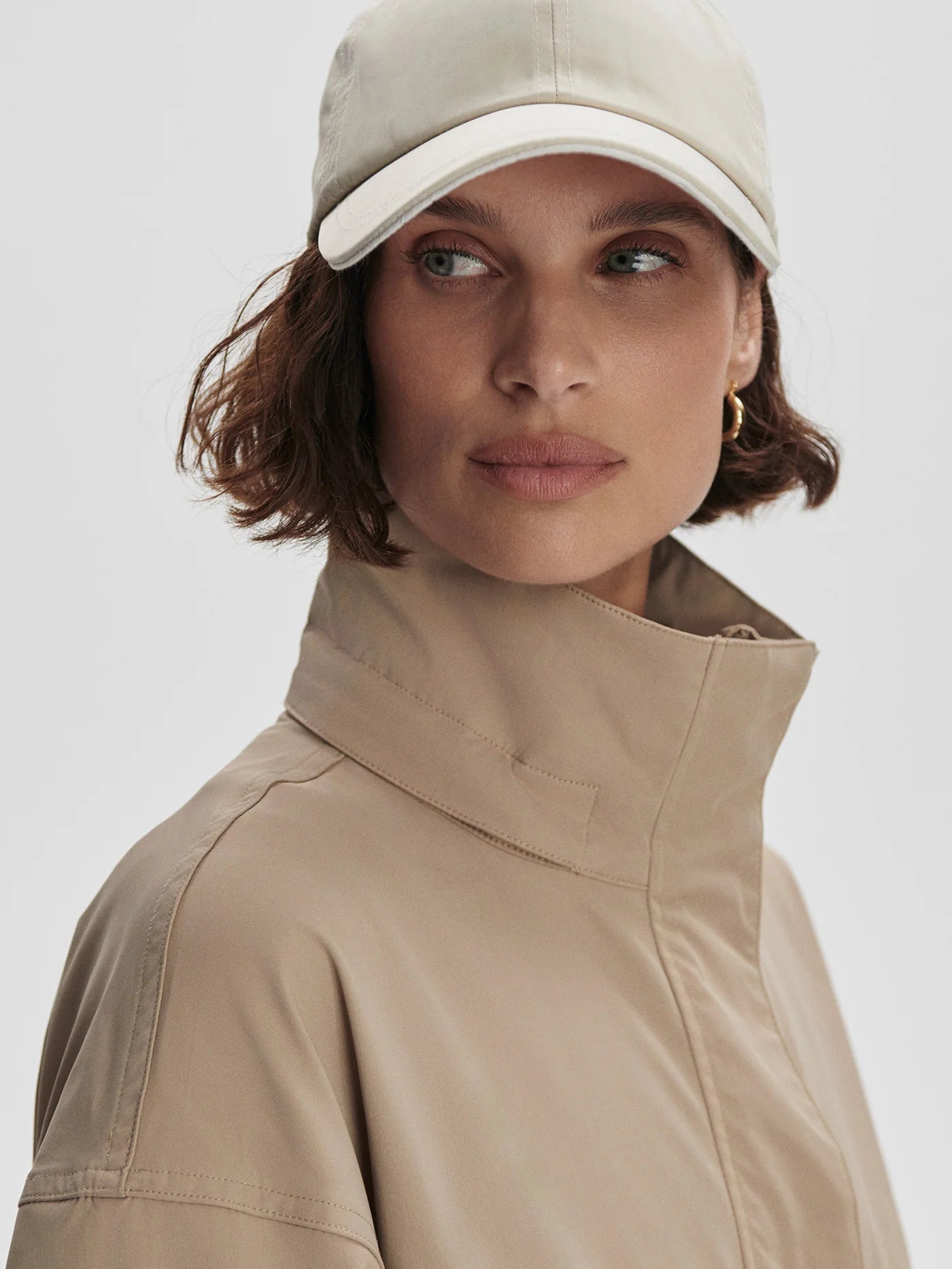 Varley Rema Short Rain Jacket, Light Taupe