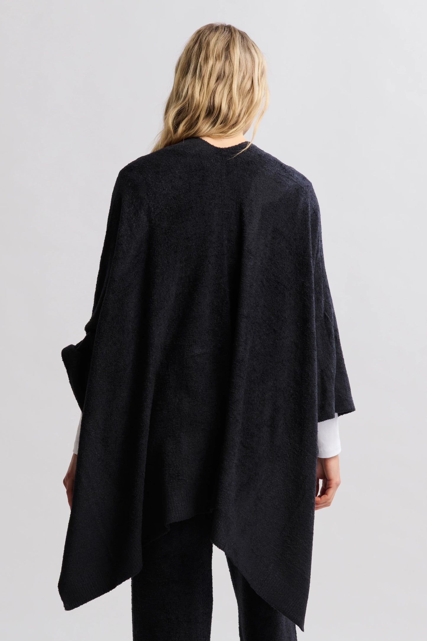 Barefoot Dreams CozyChic Lite® Weekend Wrap, Black