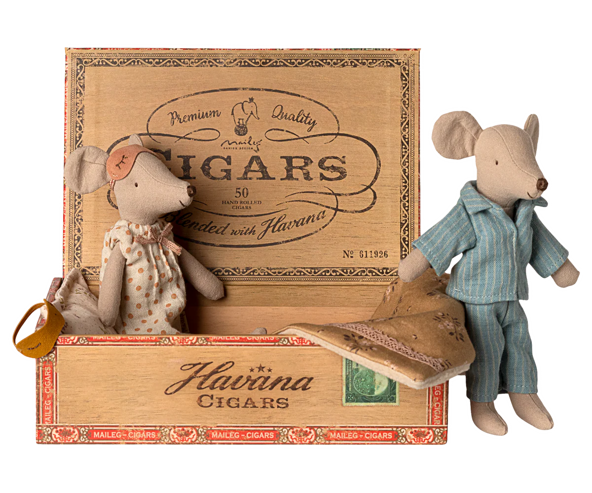 Maileg Mum & Dad Mice in Cigarbox