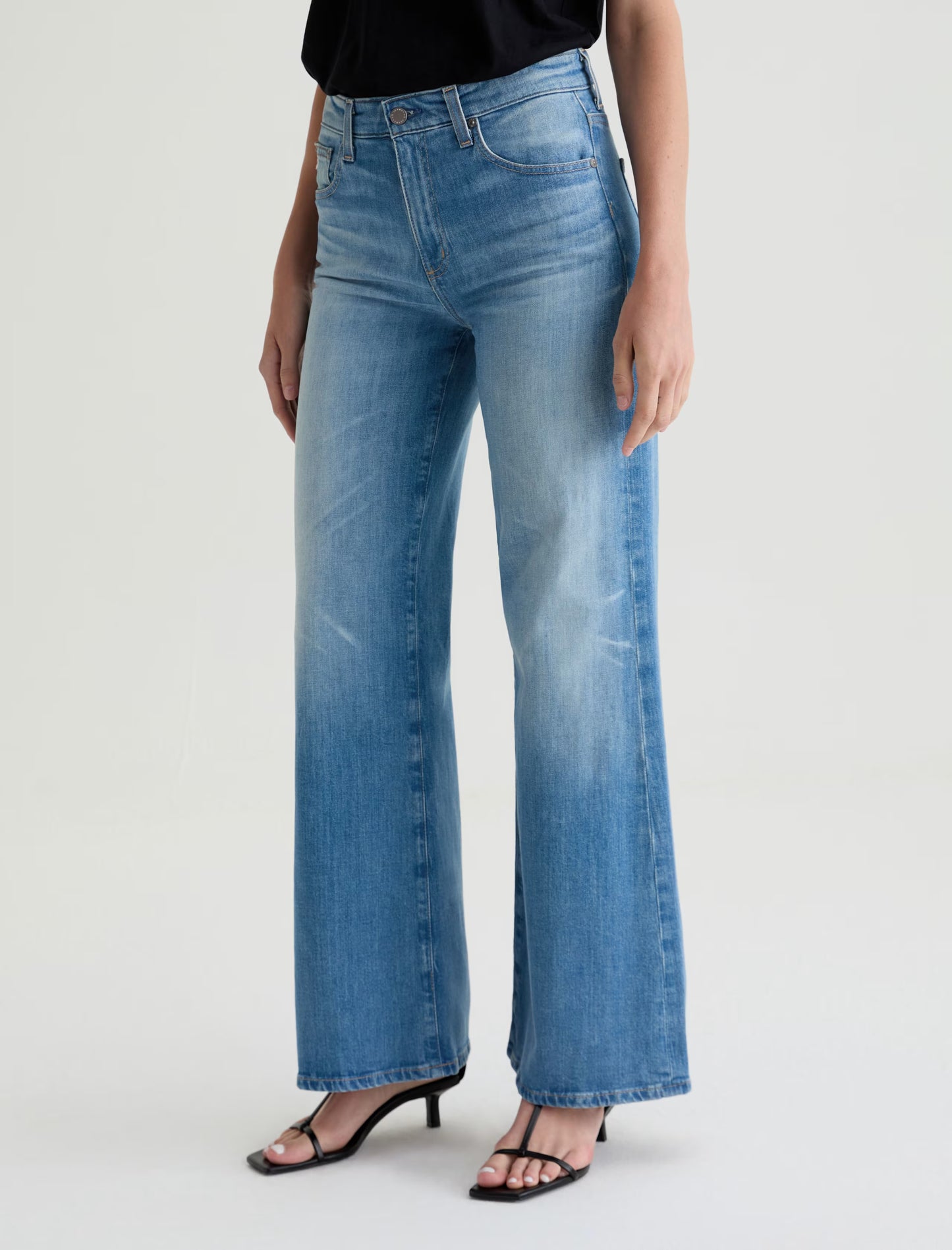 AG Saige Mid-Rise Wide Leg, 18 Year Bisou