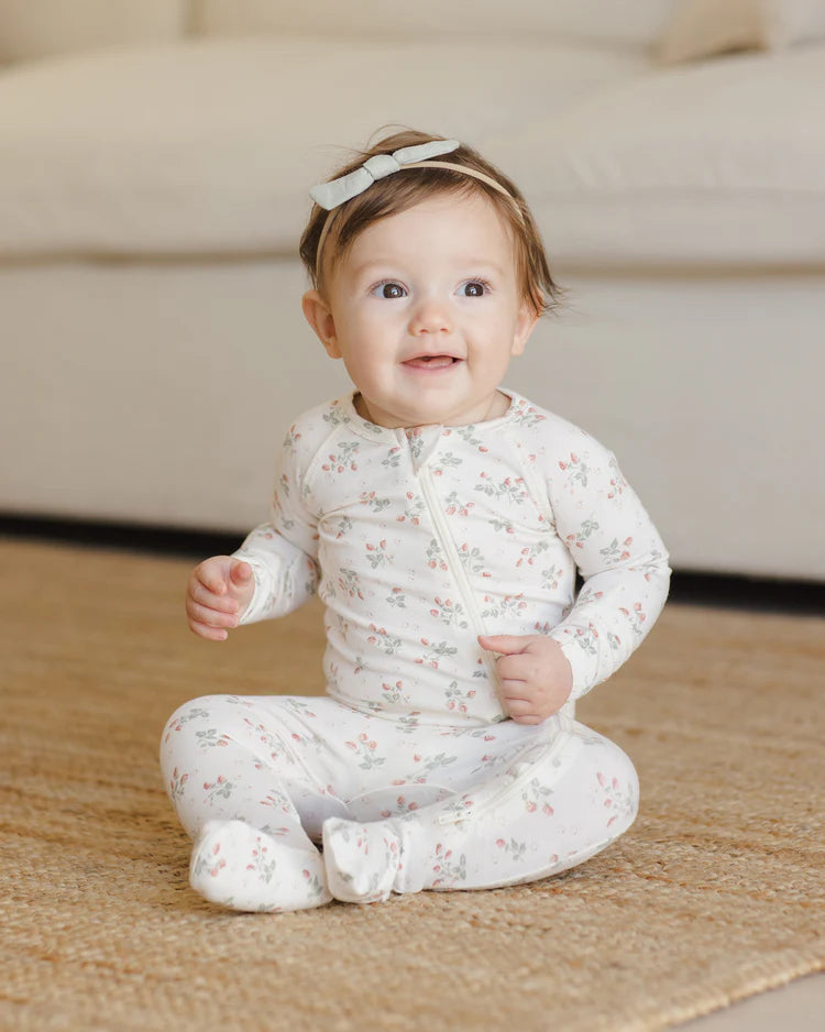 Quincy Mae Bamboo Zip Footie, Strawberries