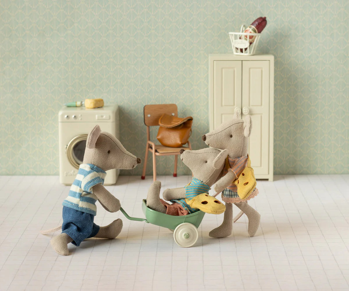 Maileg Clothes and Bag, Little Sister Mouse