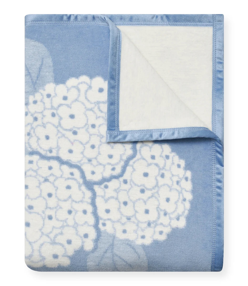 ChappyWrap Hydrangeas Bluebell Blanket