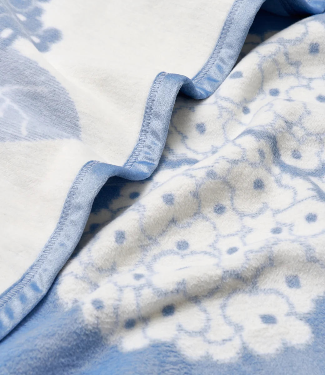 ChappyWrap Hydrangeas Bluebell Blanket