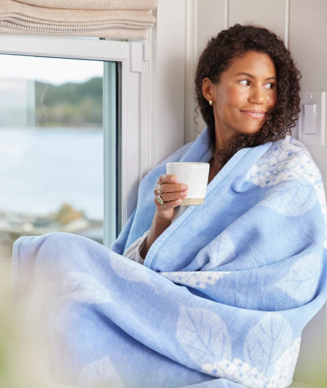ChappyWrap Hydrangeas Bluebell Blanket