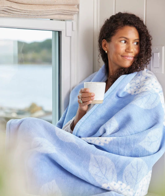 ChappyWrap Hydrangeas Bluebell Blanket