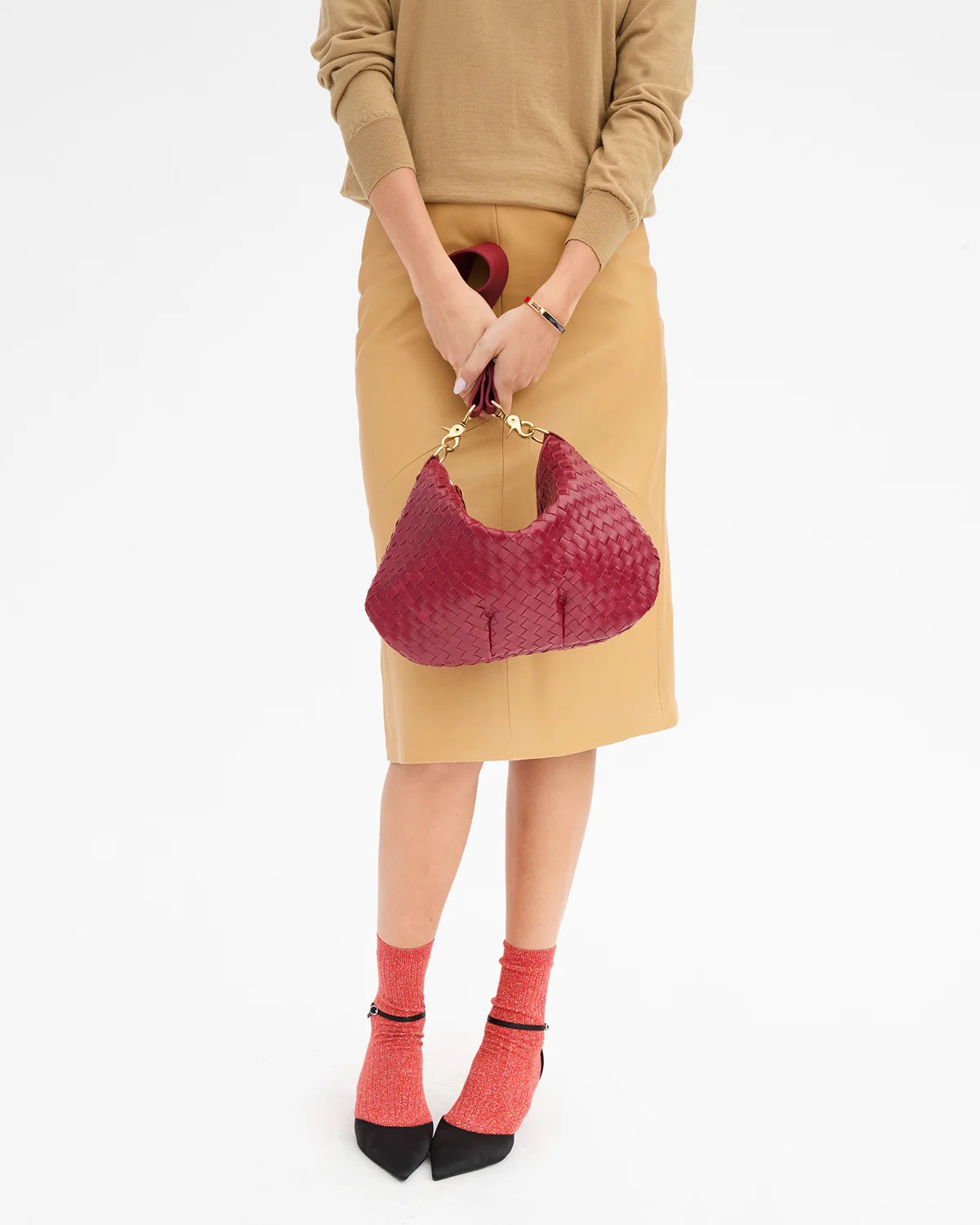 Clare V Moyen Messenger, Garnet Diagonal Woven