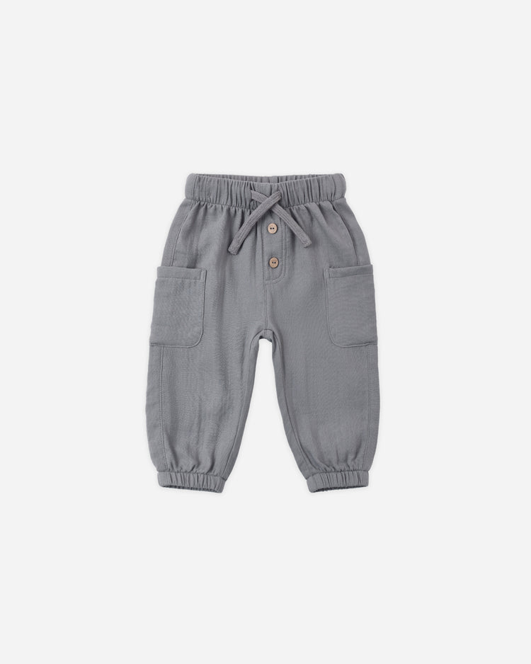 Quincy Mae Luca Pant, Slate